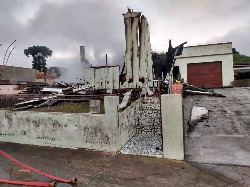 incêndio em uma residência no Bairro Passo